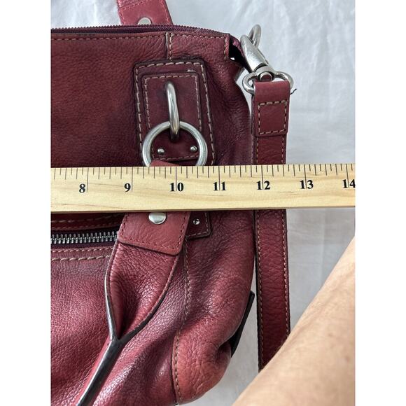 FOSSIL Red‎ Leather Large Business Bag Tote Purse Metal Embellishment Vintage - Picture 2 of 10